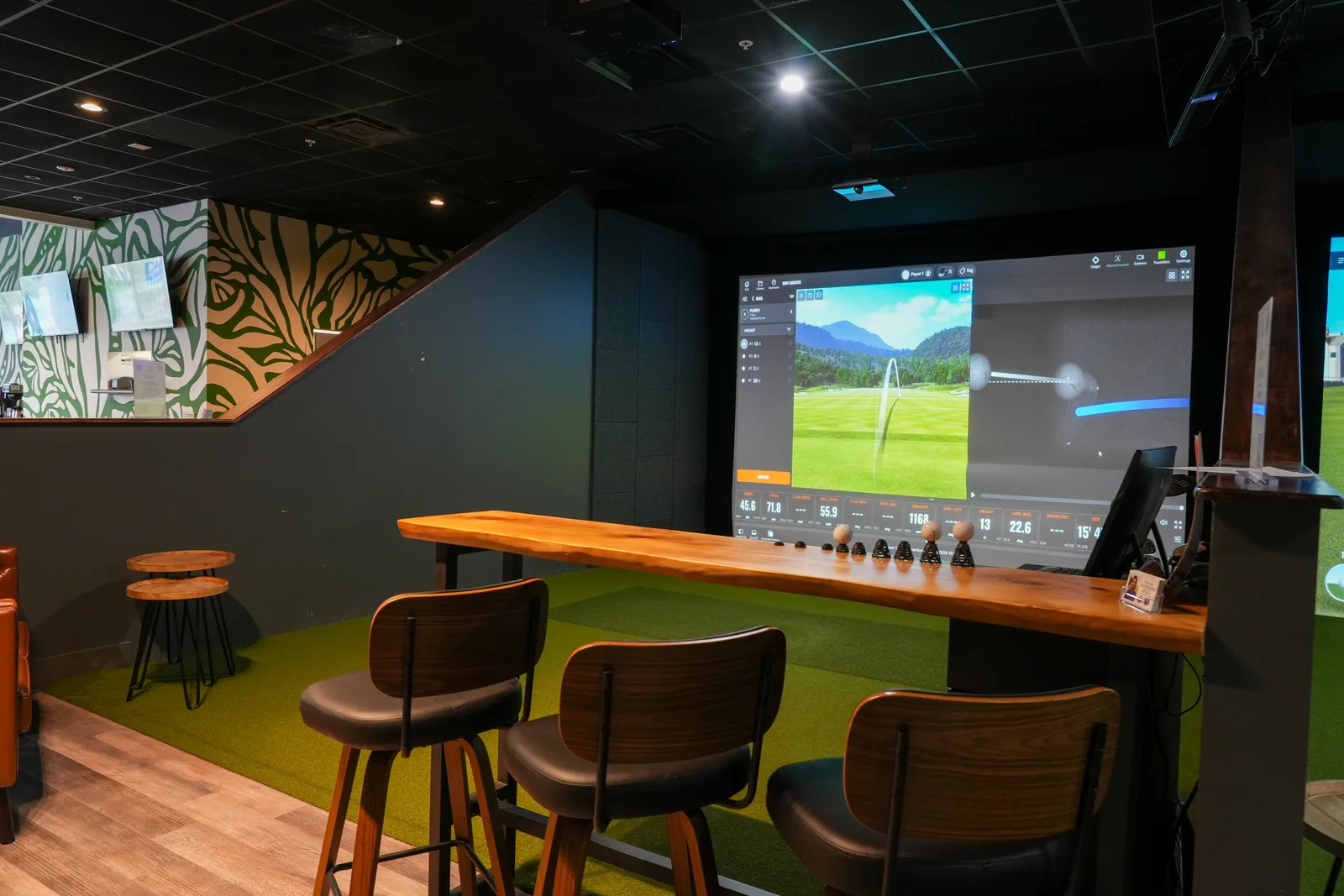 Golf Pub Social bay 4